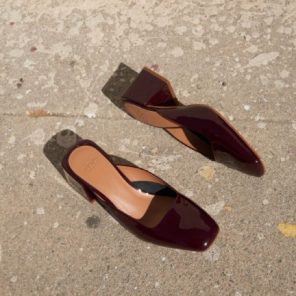 LOQ Mules Vale Square Toe in Patent Leather Red